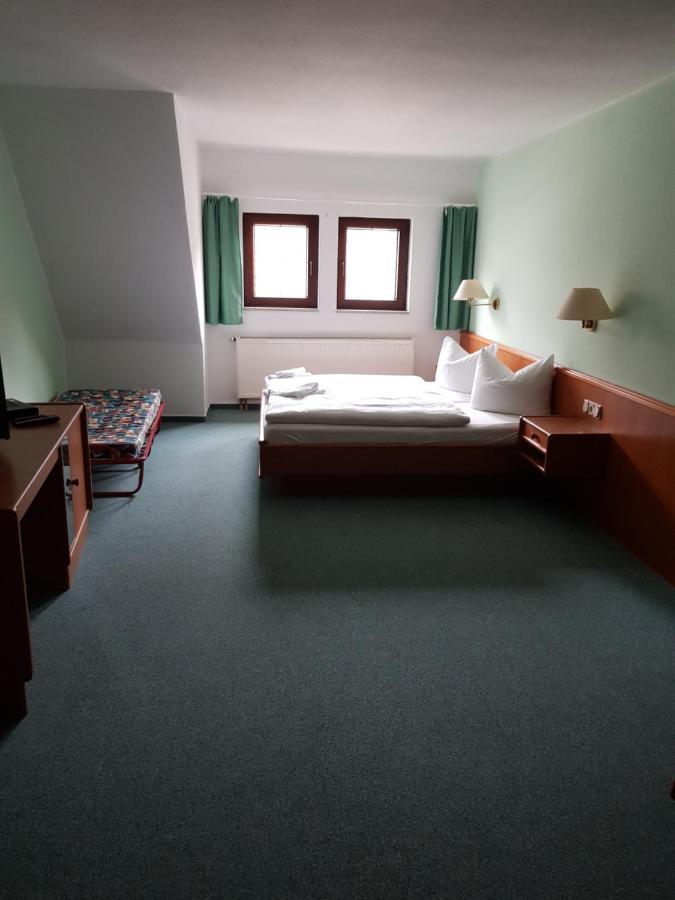 Hotel Zur Altstadt Calbe Ngoại thất bức ảnh