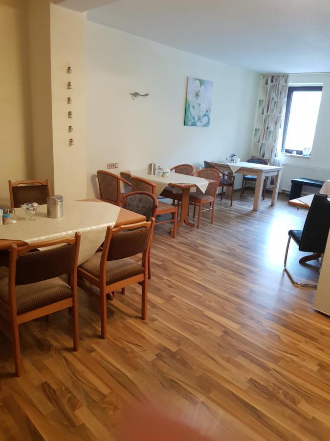 Hotel Zur Altstadt Calbe Ngoại thất bức ảnh