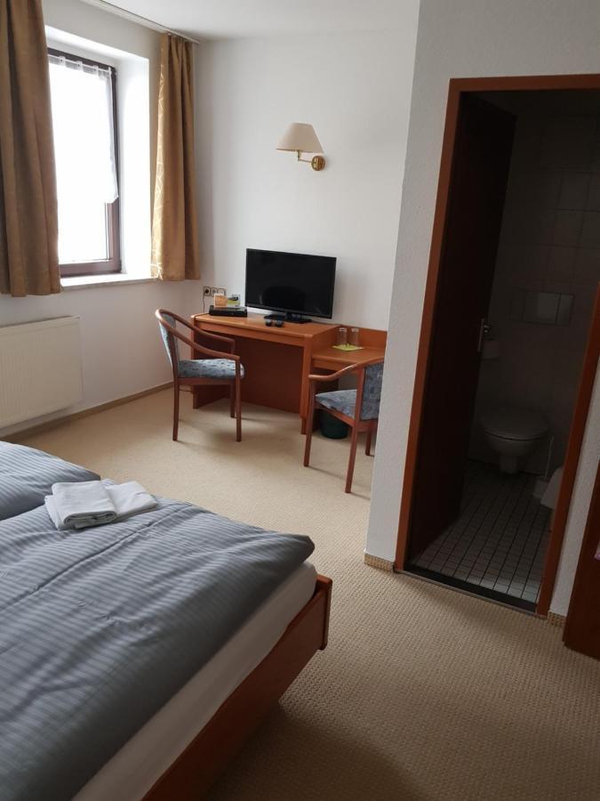 Hotel Zur Altstadt Calbe Ngoại thất bức ảnh